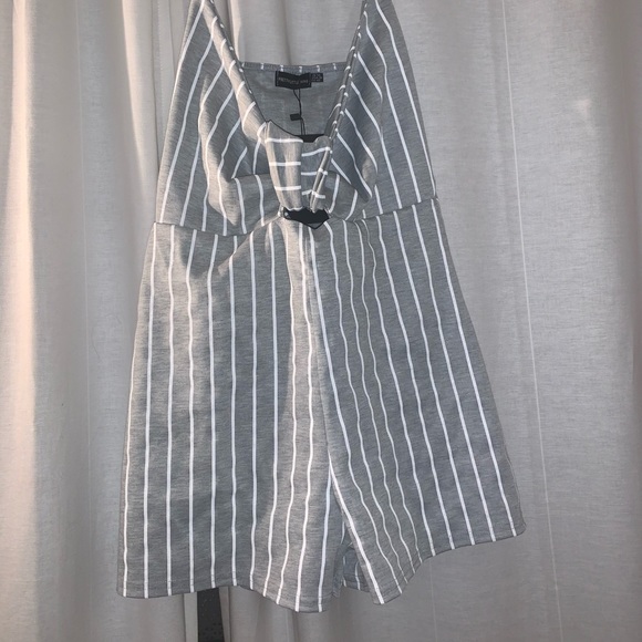 Grey and white plunged neck romper - Picture 1 of 5